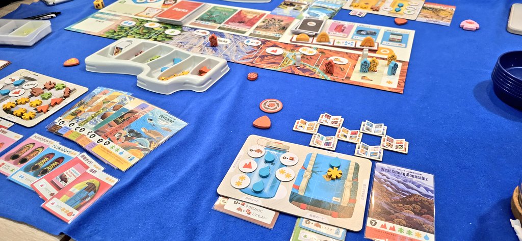 今宵の仕事帰りボドゲ会
『ハーツ』
マインスイーパやスパイダーソリティアと共に、いにしえのパソコンに始めからインストールされてるゲーム三銃士の一人とも言えるハーツですが、久しぶりすぎて、ほとんどルール覚えてない案件w
やってみると、やっぱり古くから愛されるトリテ！
面白かった！