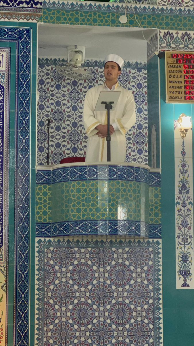 Öğrencimiz Muhammed Aktan, Bünyamin Barca hocamızın danışmanlığında katıldığı "Genç Hatipler Hutbe Yarışması"nda il ikincisi olarak bizleri gururlandırdı. Başarılarının devamını diler, emeği geçen hocalarımıza teşekkür ederiz.
Yüce Rabbimizden, gençlerimizin ilim, ahlak ve