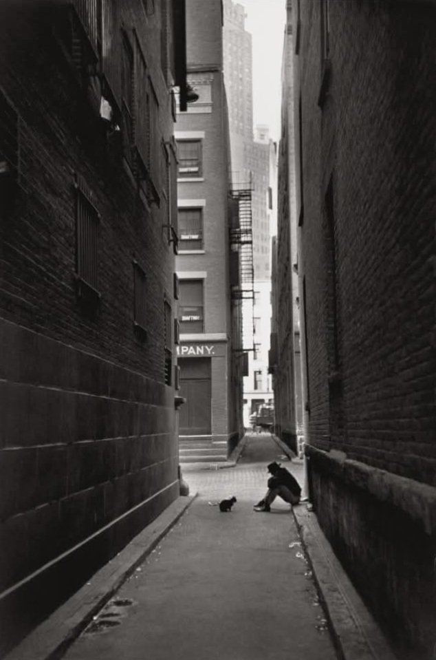 sergioandreola's tweet photo. Henri Cartier-Bresson, New York City, 1947. https://t.co/j0MbwMsfba