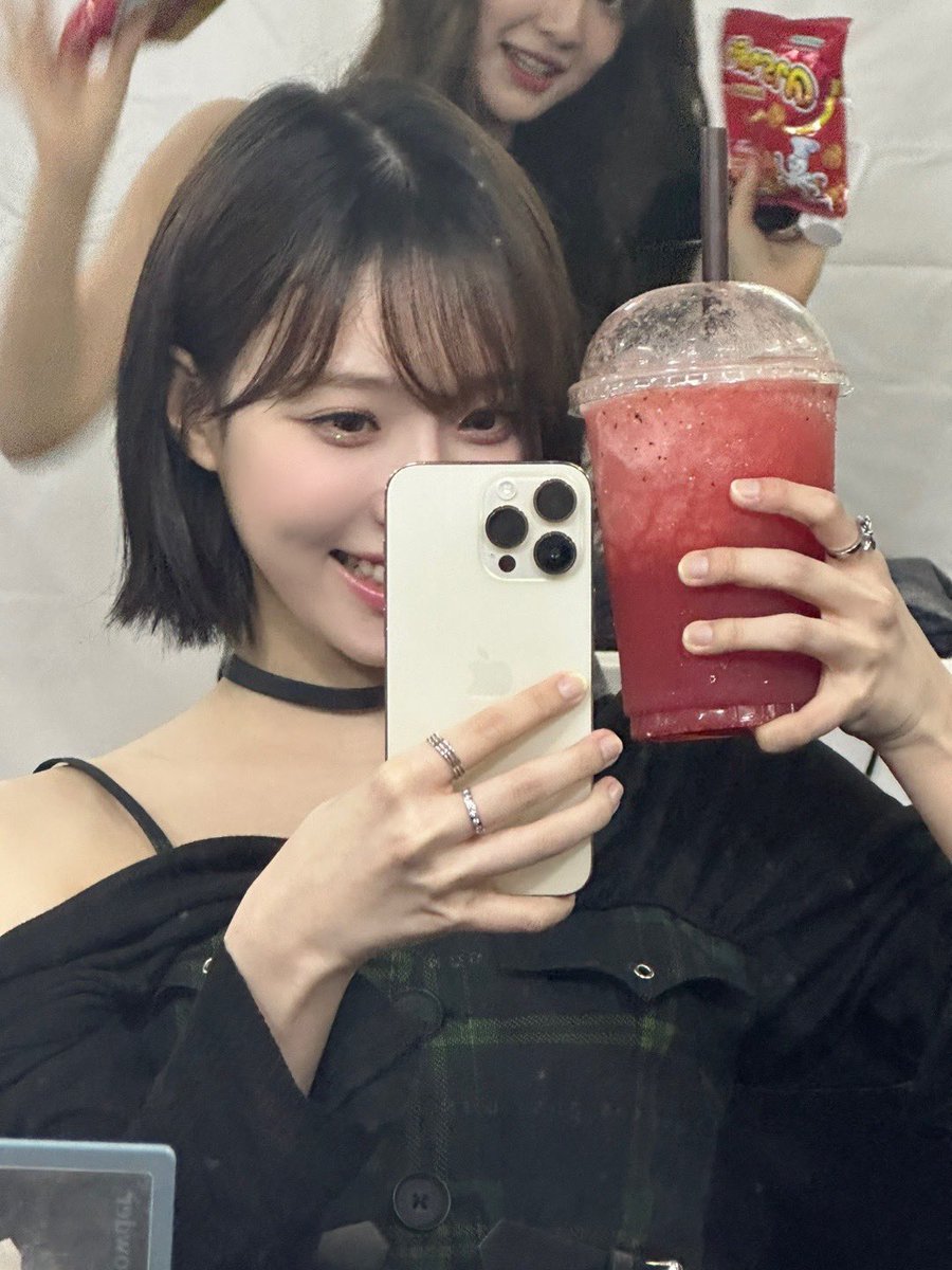 เอ็นดูมานเนอะ มาไทยครั้งแรกงาน sound check กินน้ำแตงโมปั่นแก้วเท่าหัวเลย5555