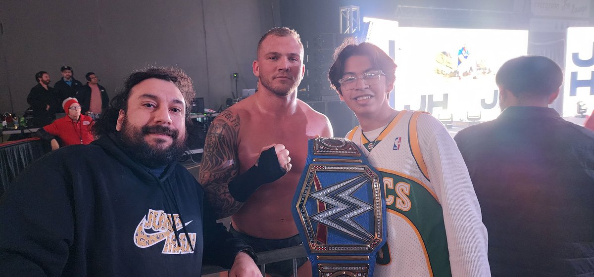 GSanchez2243's tweet photo. Great night #NXTWenatchee 
@WWENXT @mylesborne_wwe https://t.co/A0nvtA7IGw