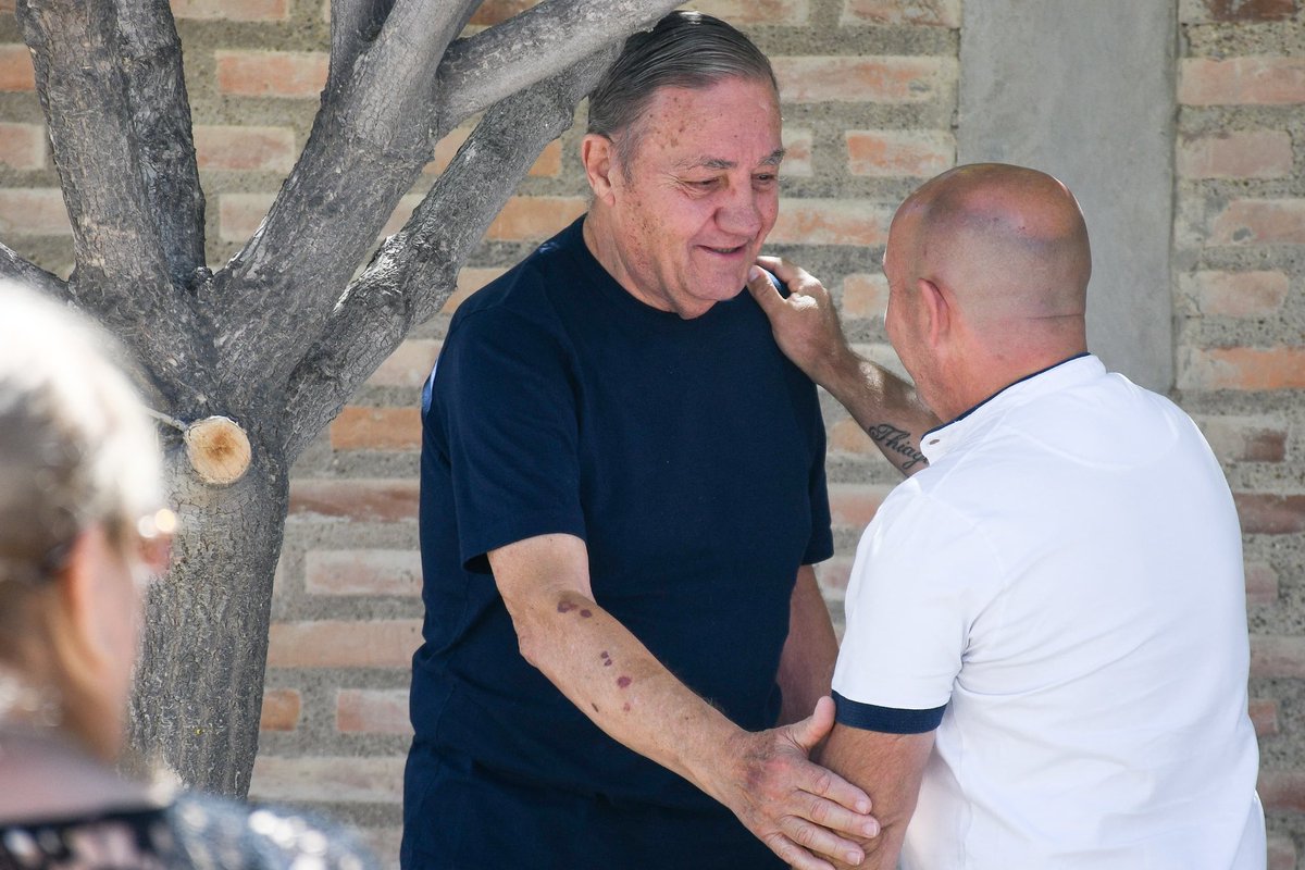 La felicidad de los vecinos, es la misma que sentimos nosotros cuando nos toca inaugurar obras en los barrios de la ciudad.

Ayer había sido turno de la calle Uruguay en zona norte, y hoy de la calle Colón, en zona oeste.

Vamos a seguir avanzando con las obras del plan de