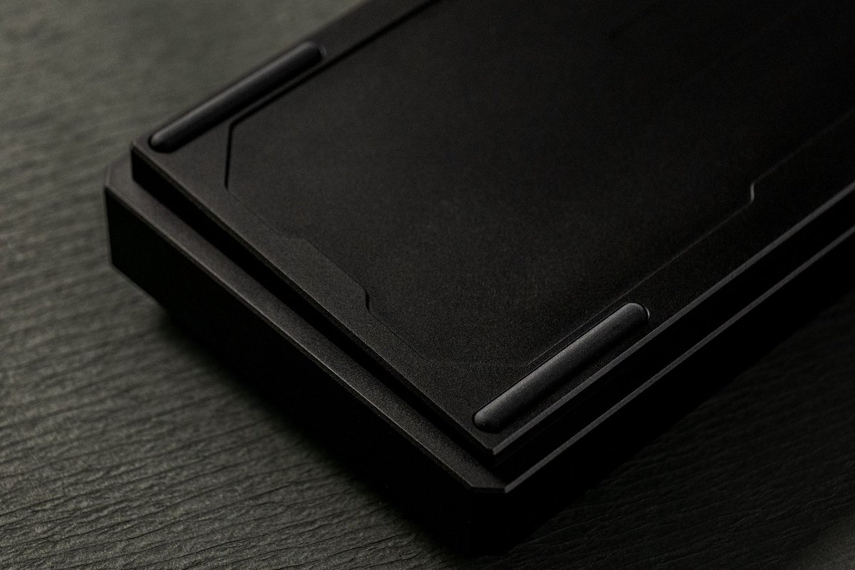 gamerunlockedpt's tweet photo. 𝗕𝗮𝗰𝗸 𝗶𝗻 𝗦𝘁𝗼𝗰𝗸: 𝗠𝗼𝗻𝘀𝗚𝗲𝗲𝗸 𝗙𝗨𝗡𝟲𝟬 𝗨𝗹𝘁𝗿𝗮 𝗧𝗠𝗥 𝗶𝗻 𝗕𝗹𝗮𝗰𝗸 and White⚡️   

Premium build. Compact & portable. Full customization with mechanical and magnetic switch support.   

🇵🇹 Shipping to all Europe from Portugal.  

Secure yours now!
https://t.co/hqHrvDrab2