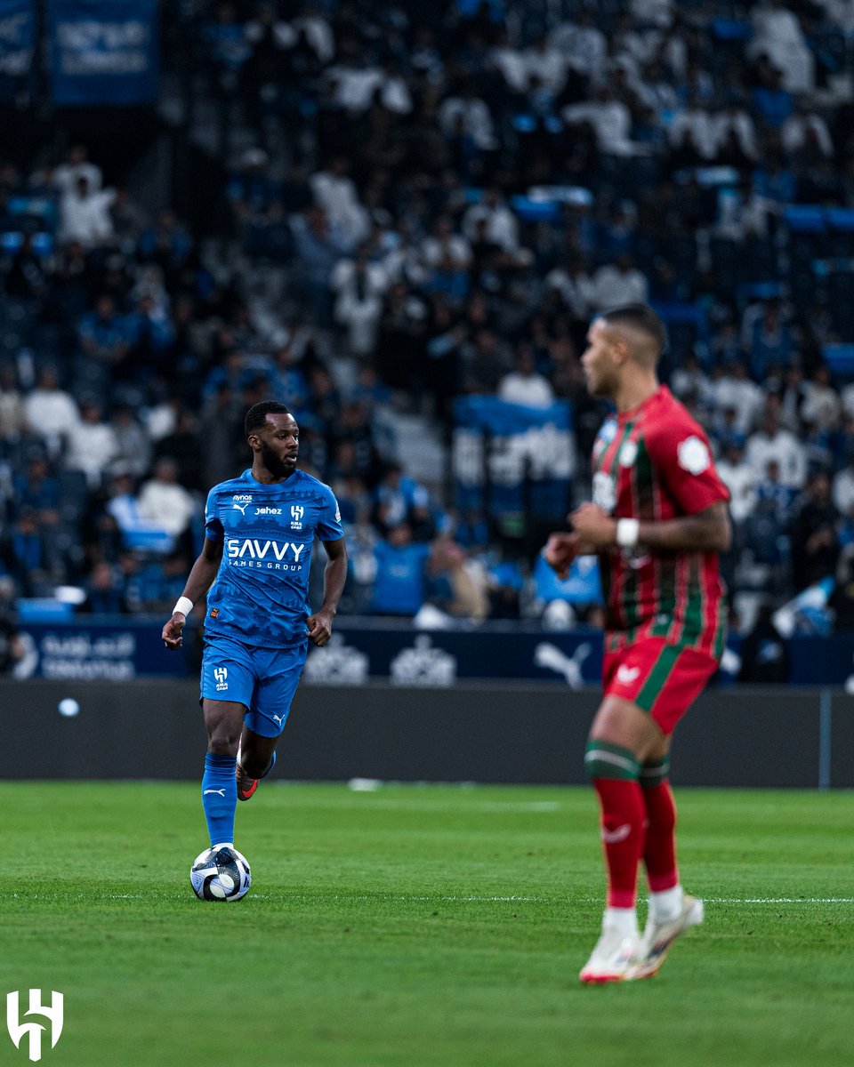 Alhilal_EN's tweet photo. What a first half 📸👏 https://t.co/RFONC4mAvK