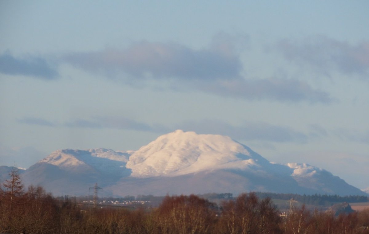 MrsAstronaut's tweet image. Snow on Ben Lomond and in a wee hill