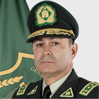 Para quienes busquen un sinónimo de ridiculo permanente y vergonzoso, aquí tienen un nuevo meme. El director nacional de Gendarmería