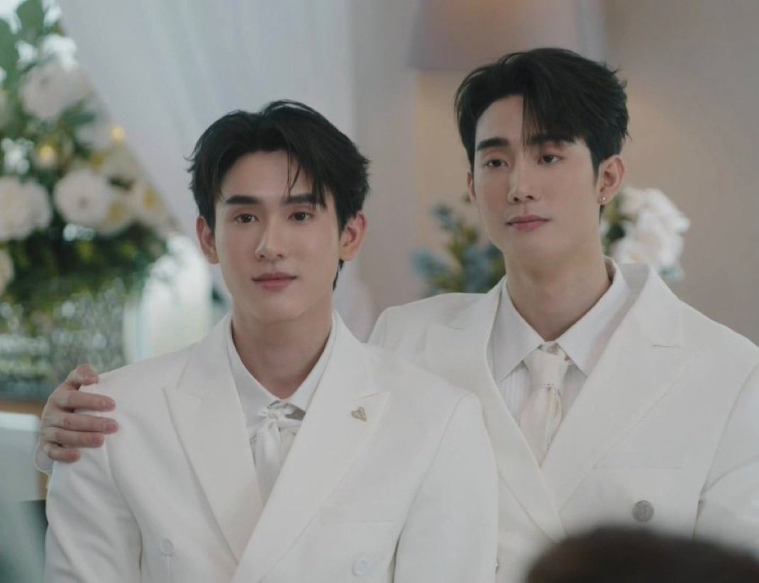 ฝั่นที่เกินฝันจริง ฟอสบุ๊ค ในชุดเจ้าบ่าวข้างกัน 🤍

FORCEBOOK MOS FINAL EP
#MelodyOfSecretsFinalEP