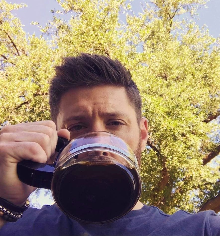 𖤐「𝐃𝐖.」—; parody tweet media