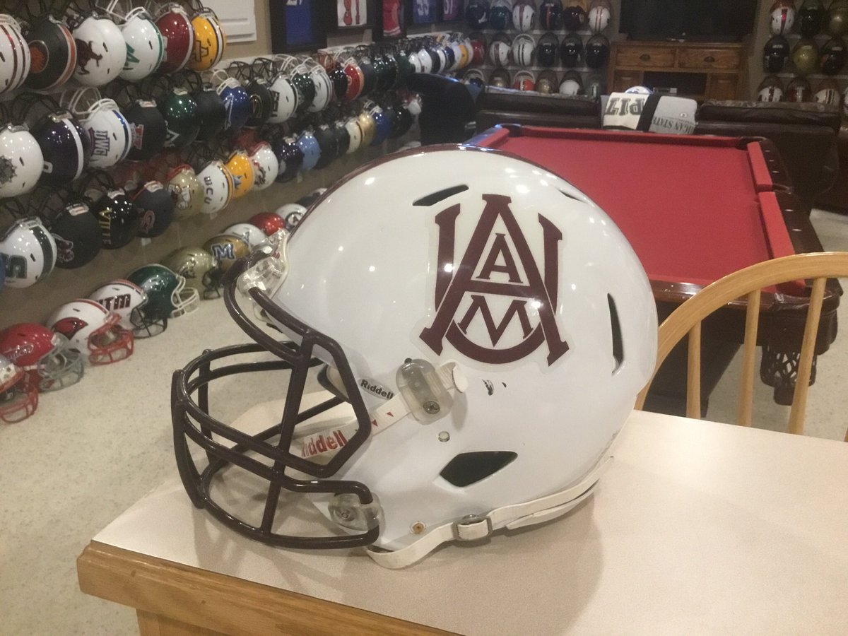 JerryQuickel's tweet image. Helmet of the day #19! Alabama A&amp;amp;M Bulldogs! @AamufbR plays @FCSNationRadio1 @NCAA_FCS out of @theswac in Huntsville, AL! Great lid, Love their logo! NFL Hall of Famer John Stallworth  played for the Bulldogs! #HBCU