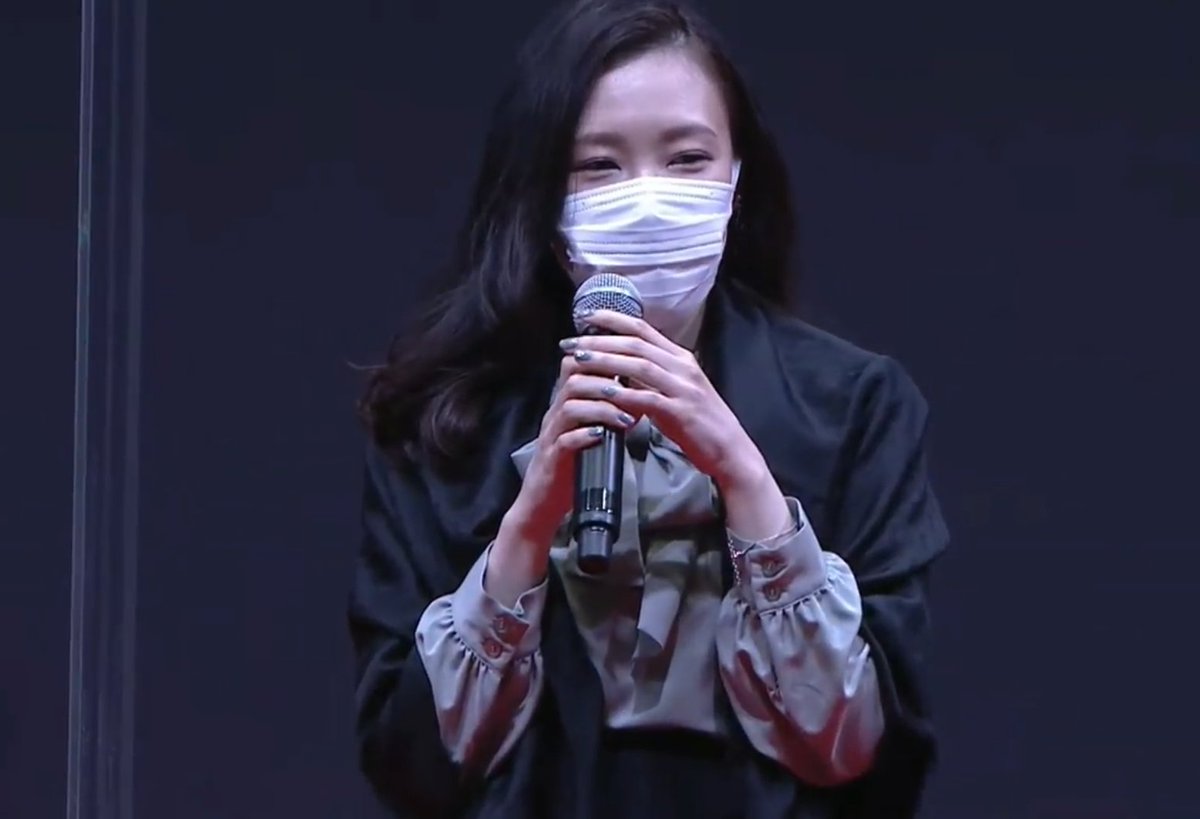 🎻| تعليق خاص من المؤلفة هيكارو ميوشي من النسخة التايلندية التي صدرت مؤخرا : 
"أشعر بالامتنان لكل القرّاء الذين يدعمون -موريارتي الوطني- حول العالم
من الآن فصاعدًا، سأواصل نسج قصص الشخصيات وأحمل احترام الرواية الأصلية في قلبي دائمًا "

#憂国のモリアーティ | #MoriartyThePatriot