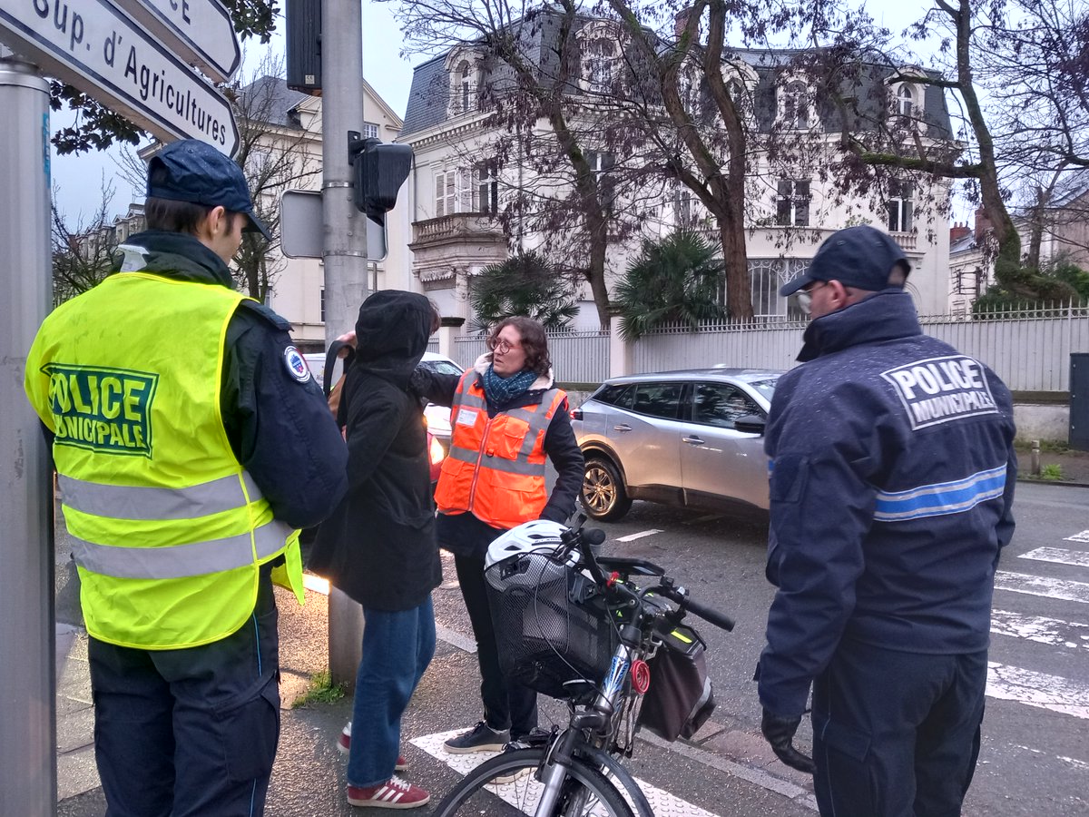 Image de Préfet de Maine-et-Loire - Sécurité routière | 

À Angers, opération de contrôle avant les départs en vacances, avec la Sécurit