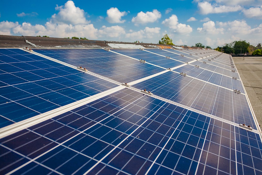 YaneidysPrezCr1's tweet photo. Este logro de la generación solar fotovoltaica en horas del mediodía demuestra algo que los enemigos de Cuba jamás entenderán: este pueblo no se rinde, frente a un bloqueo diseñado para paralizarnos, Cuba avanza hacia la soberanía energética con la fuerza del sol, la inteligencia https://t.co/e7bjI4DE7q