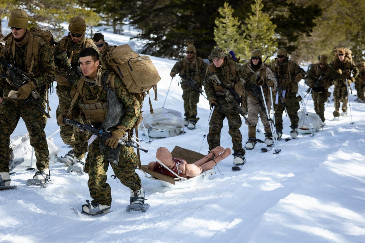 USMC's tweet photo. #Marines and @USNavy #Sailors with @1st_Marine_Div complete a simulated casualty evacuation during Mountain Training Exercise (MTX) 1-26 at Marine Corps Mountain Warfare Training Center Bridgeport, California.

MTX is a month-long exercise designed to prepare units to survive and operate effectively in austere, mountainous terrain, further developing character, mental, spiritual and physical endurance and resiliency.

#USMC #SemperFidelis #Training