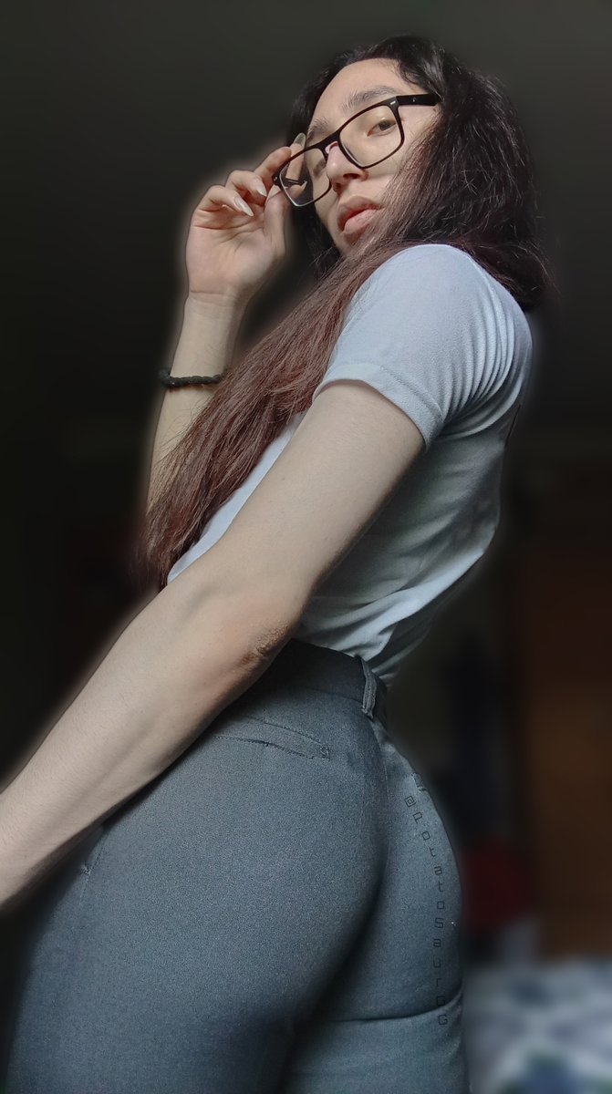 PotatoSaurGG's tweet photo. Hmm sisi, yo creo que todavía me queda el uniforme q usaba en la escuela .w.

#FemboyFriday #Femboy #Crossdresser #Twink https://t.co/keRGYpRvJQ