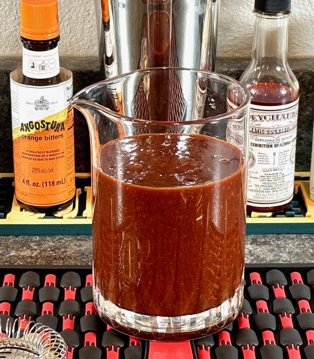 Who loves a craft bloody mary mix - with Bourbon?
.
cooksavorcelebrate.com/bloody-mary-mi…
.
#newmoonrising #bloodymary