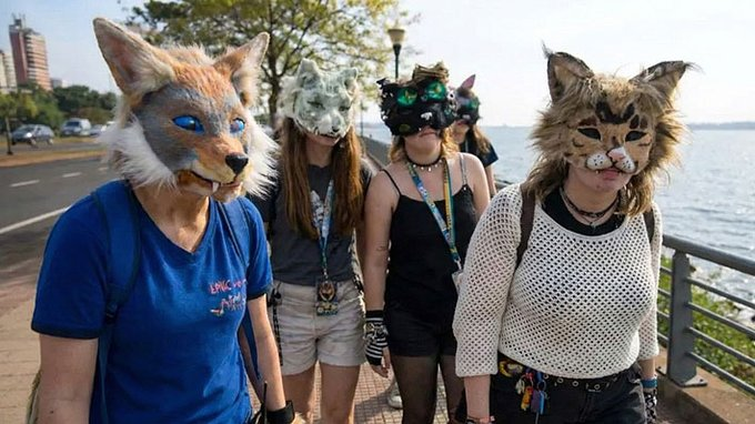 Nosotros teníamos a Viuda e Hijas de Rockandroll
uds tienen estas mamertas sin enjuagar