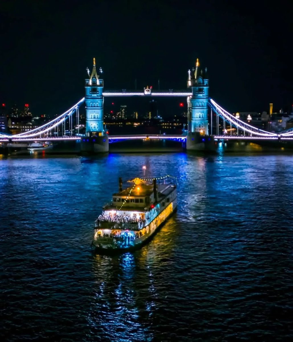 CityScapesNC's tweet photo. Tower Bridge, London 🇬🇧 https://t.co/QeRPgp3FLY