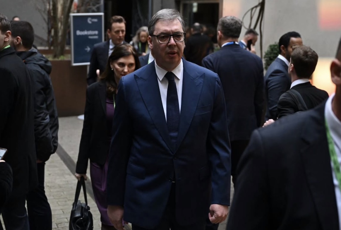 "Очекујем добре и садржајне разговоре са највишим званичницима из целог света, од НР Кине, преко ЕУ до САД, са циљем даљег јачања сарадње и укупног међународног положаја наше земље", истакао је председник Вучић <a href="/avucic/">Александар Вучић</a>.
sns.org.rs/novosti/vesti/…