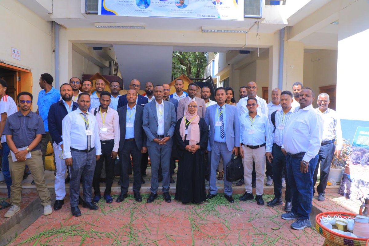 HussenM08708090's tweet photo. The 11th Round National Research Conference at Dire Dawa University, held under the theme “Emerging Technologies &amp;Applied Research for National Develo.”
Grateful to #DrTsegahManyazewal for his inspiring keynote address &amp; valuable insights. 👏#Research #Innovation #NationalDevelop https://t.co/NM7jAEnNfi