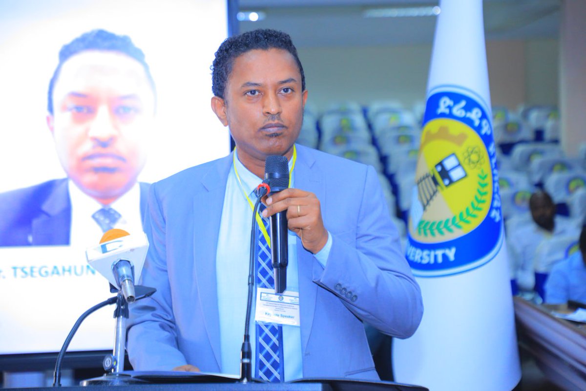HussenM08708090's tweet photo. The 11th Round National Research Conference at Dire Dawa University, held under the theme “Emerging Technologies &amp;Applied Research for National Develo.”
Grateful to #DrTsegahManyazewal for his inspiring keynote address &amp; valuable insights. 👏#Research #Innovation #NationalDevelop https://t.co/NM7jAEnNfi