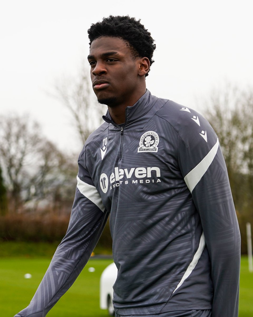 academy_brfc's tweet image. 📸 Valentin Joseph trained with the first-team today after his #FAYouthCup heroics in midweek 💪

#RoversAcademy | #Rovers 🔵⚪️