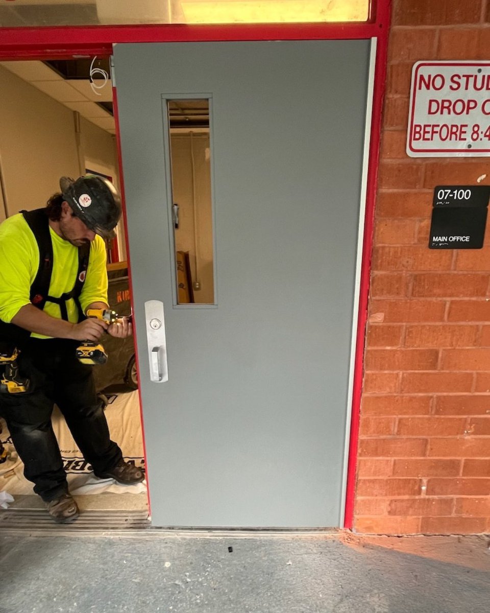 Holmaninc tweet media