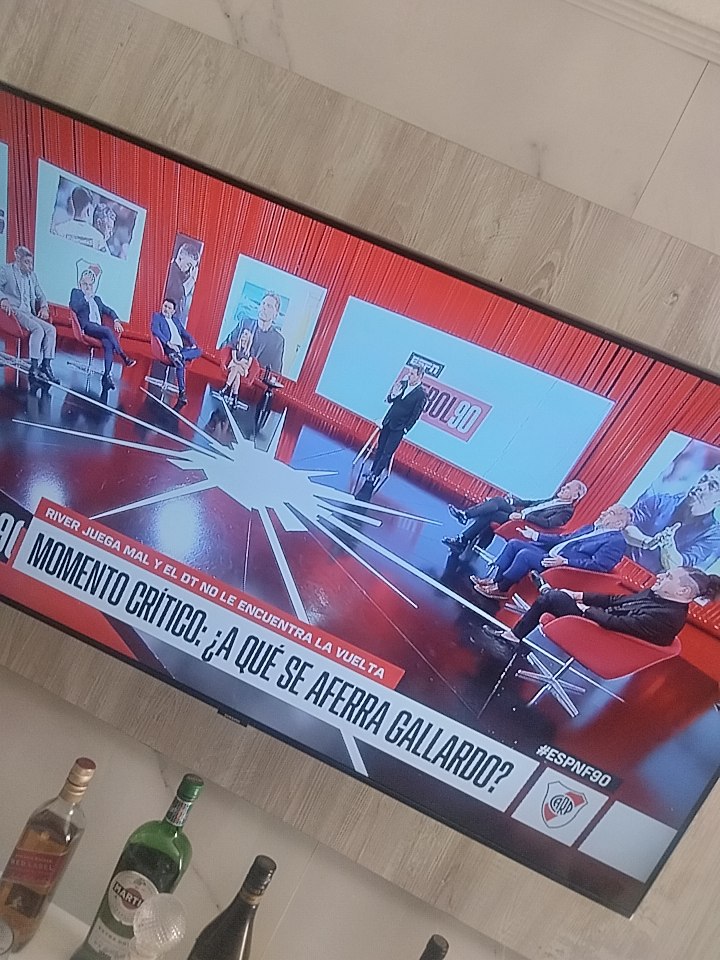 Por qué el cholo Sottile nunca muestra la mano?