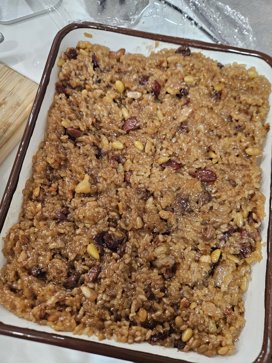 약식 만들어 식힘..
사진으론 어째 덜 맛있어보이지만..향수를 달랠만큼은 됨..ㅎ