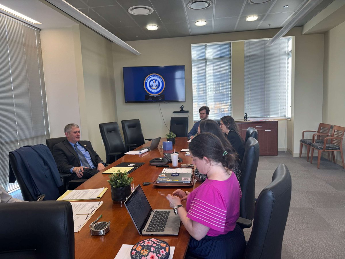 LouisianaDCFS's tweet image. Great conversation this week with Representative Gabe Firment about new legislative ideas and how we can work together to better support Louisiana’s children and families.
When we collaborate, kids win. #LouisianaDCFS #ChildWelfare #FamilySupport #LouisianaFamilies