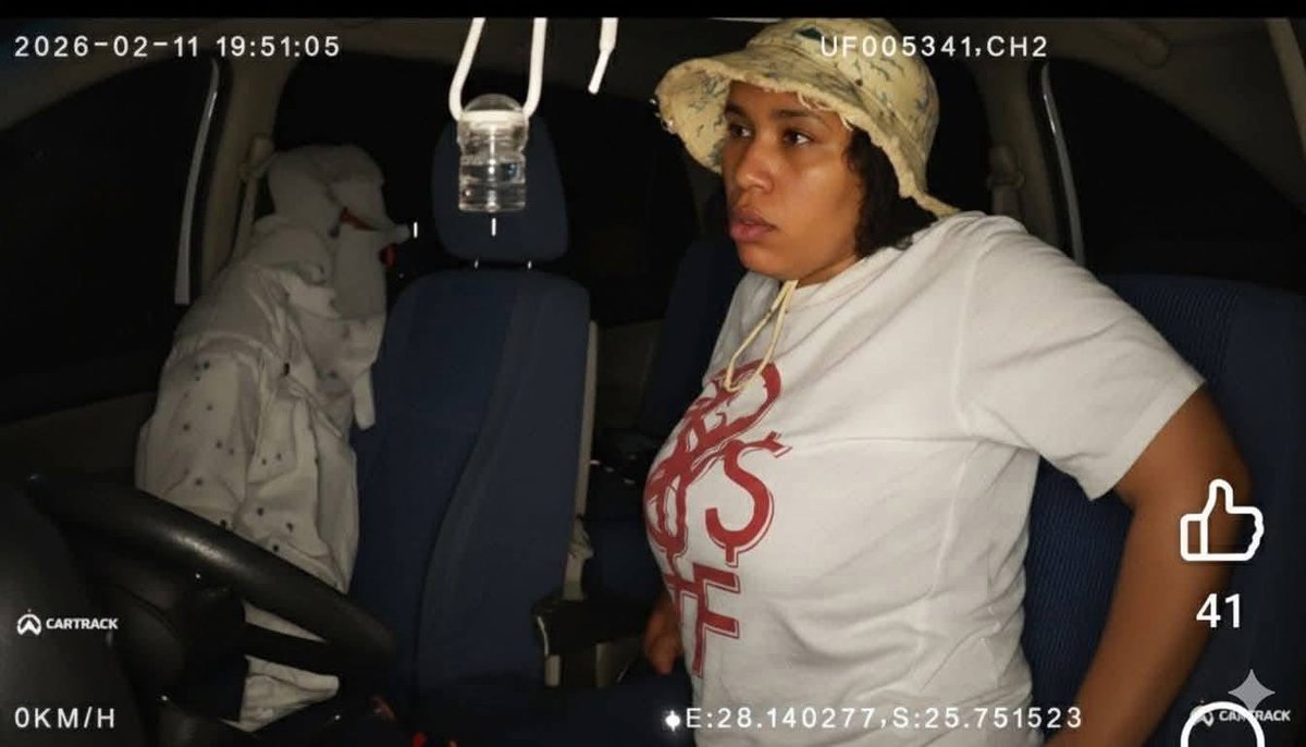 Am_Blujay's tweet photo. 🚨 E-HAILING DRIVER MURDER SUSPECT ARRESTED 🚨

A female suspect is now behind bars following the alleged murder of an e-hailing driver in Pretoria West on 11 Feb 2026.

The victim was reportedly attacked after picking up a male and female passenger. His body and hijacked vehicle were later found in Atteridgeville.

The suspect is set to appear at the Atteridgeville Magistrate’s Court on 16 Feb, facing charges of murder and car hijacking. Police are still searching for the male suspect, with more arrests expected.