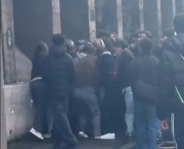 🔴🇫🇷 𝗔𝗟𝗘𝗥𝗧𝗘 𝗜𝗡𝗙𝗢 — Quentin D., lynché par des antifas à Lyon, a également été POIGNARDÉ À PLUSIEURS REPRISES. Des organes vitaux ont été touchés.

(Source : <a href="/NicolasZaugra/">Nicolas Zaugra</a>)