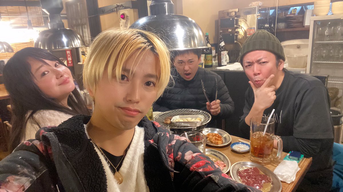 本日は日本橋三井ホールにて、
#エノク さんのコンサートで演奏させていただきました🥰🎹
素敵な歌声とパフォーマンス✨
幸せな時間でした❤️‍🔥
終わってからは観にきてくれた妻と、
最強鍵盤タッグのりおさん、バンマス悟郎さんと打ち上げ🥩💕🥳

#에녹 #韓国ミュージカル
#ENOCH_1st_Concert_in_Japan