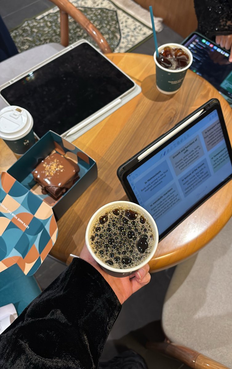 ورود tweet media