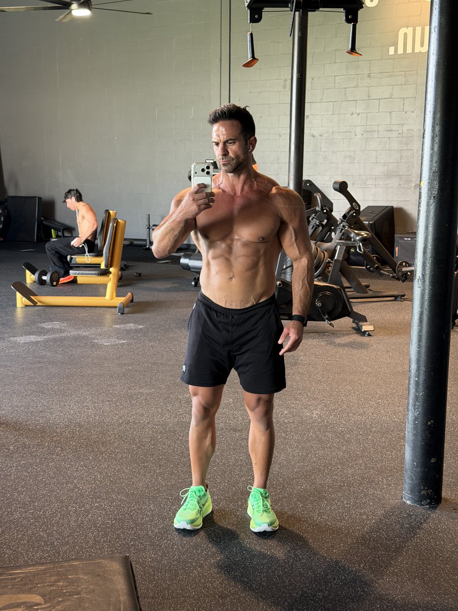 morellifit's tweet photo. I’ve been using peptides for 5+ years.

So here are the 7 biggest peptide lies everyone believes that risk your health &amp; waste your money:

1. ''Peptides melt fat'' https://t.co/I6N2iQka5r