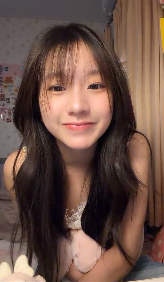 Kirato_Earth's tweet photo. น้อง17แล้ว เร็วมาก HBD 🎂 สวยขึ้นทุกวัน #NiyaBNK48 #BNK48 https://t.co/rylyEBpewZ