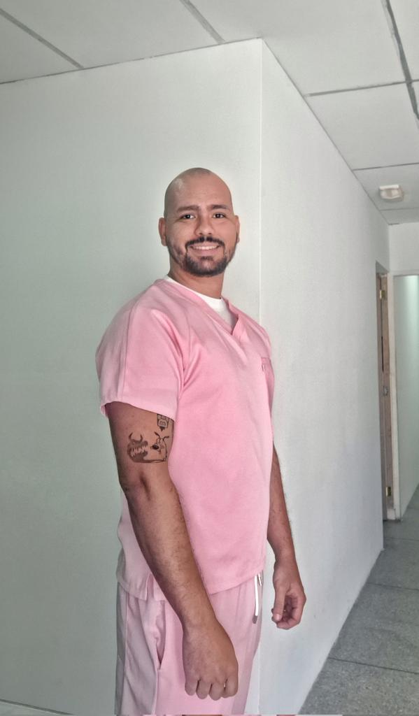 VeteddyS's tweet photo. Hola 👋🏽 https://t.co/9R50HHnVOy