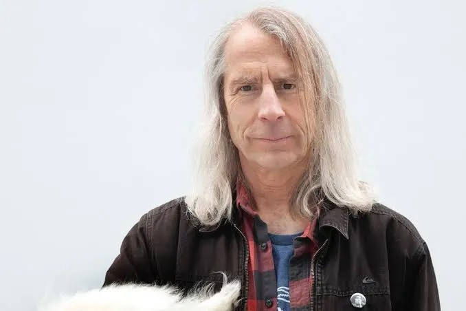Nesta manhã damos os parabéns a Mark Arm.  O vocalista e guitarrista da banda Mudhoney que também é creditado por ter cunhado o termo “grunge” para descrever as bandas da zona de Seattle faz hoje 64 anos!