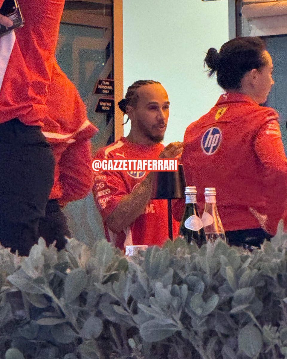 GazzettaFerrari's tweet photo. Lewis Hamilton smiling after testing 🙂 https://t.co/6GV5fvikvs