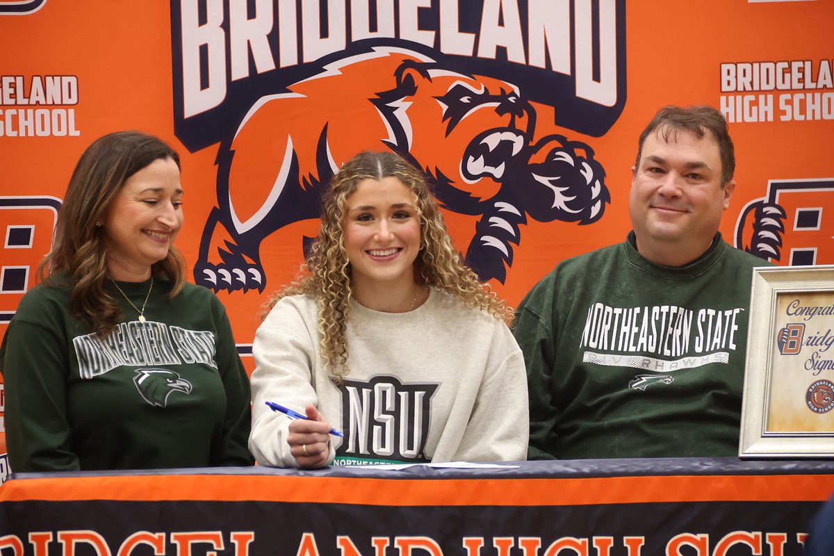 CyFairISD's tweet photo. On Spring Signing Day, Feb. 4, athletes across CFISD officially signed their letters of intent to continue their athletic and academic journeys at the collegiate level! https://t.co/ojkrFslV8t 🎉#ChooseCFISD https://t.co/E3WIvq4BYM