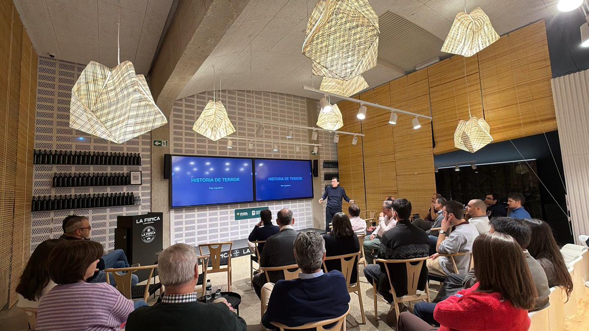 Gracias al <a href="/CoiinaNavarra/">COIINA Navarra</a> por la oportunidad de compartir ayer "China cierra el grifo: tierras raras y dependencia estratégica".

Público exigente, preguntas incisivas y un debate apasionante sobre geopolítica de recursos críticos.

¿Estaremos preparados cuando llegue la crisis?