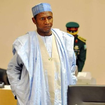 Never will you see Igbo person calling president Yar'Adua names. Igbos regards him as a true leader. Even Nnamdi kanu couldn't find a fault in Yar'Adua, MNK called him a peaceful gentleman. When Igbos insult Buhari and Tinubu, is not about their tribe it is about their evil deeds