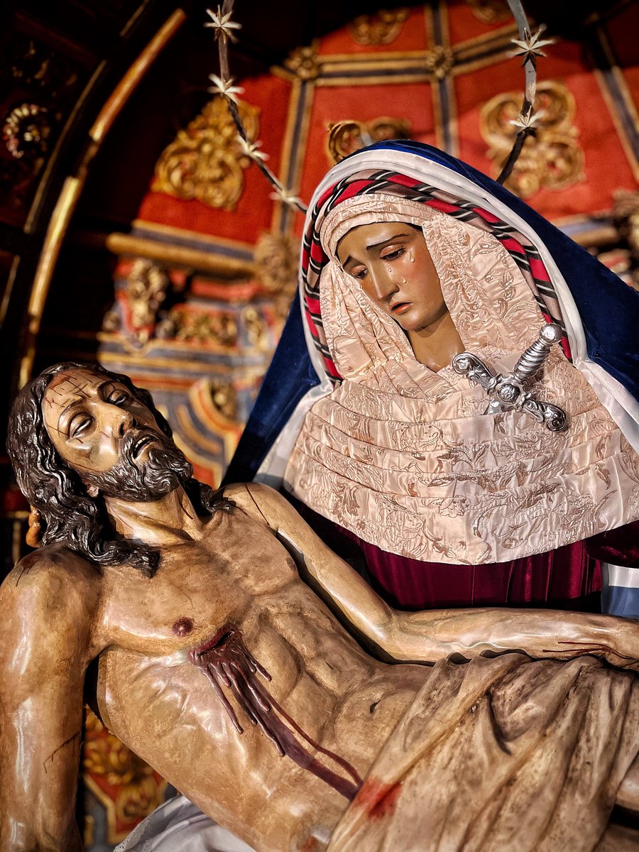 JAMoreno5's tweet photo. La Virgen de los 𝗗𝗢𝗟𝗢𝗥𝗘𝗦 de la Hermandad de los Dolores de #Rota vestida de Hebrea para la Cuaresma 2026.

#elartedevestir #cuaresma2026 #SemanaSanta2026 #JuevesSanto #hebrea #LosDolores https://t.co/YTqOpEPsoe