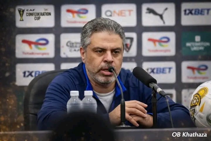 MrksPSLClub's tweet photo. 🚨ZAMALEK COACH: "IT'S EASY TO PLAY AGAINST CHIEFS." 🇪🇬🗣️✌️

📍The Warning: "Progression is guaranteed." 🏆 
📍The Jab: Says facing the Glamour Boys is "very easy."🤫 
📍The Reality: Zamalek MUST win to snatch the top spot from Chiefs.

Moatamed Gamal has just turned up the heat! Despite a busy mid-week schedule, the Zamalek boss is oozing confidence ahead of tomorrow’s Group D decider. 🏟️🔥

🗣️Kaizer Chiefs are well-rested, but I’m confident we’ll beat them. It’s very easy to play against them. We are focused on making our fans happy and finishing top.”

Khosi Nation, how do we respond to this "easy" talk?
A bold claim or a dangerous mistake? 👇🤔 #KaizerChiefs #Amakhosi4Life #Zamalek #CAFCC #Khosified #SADiski