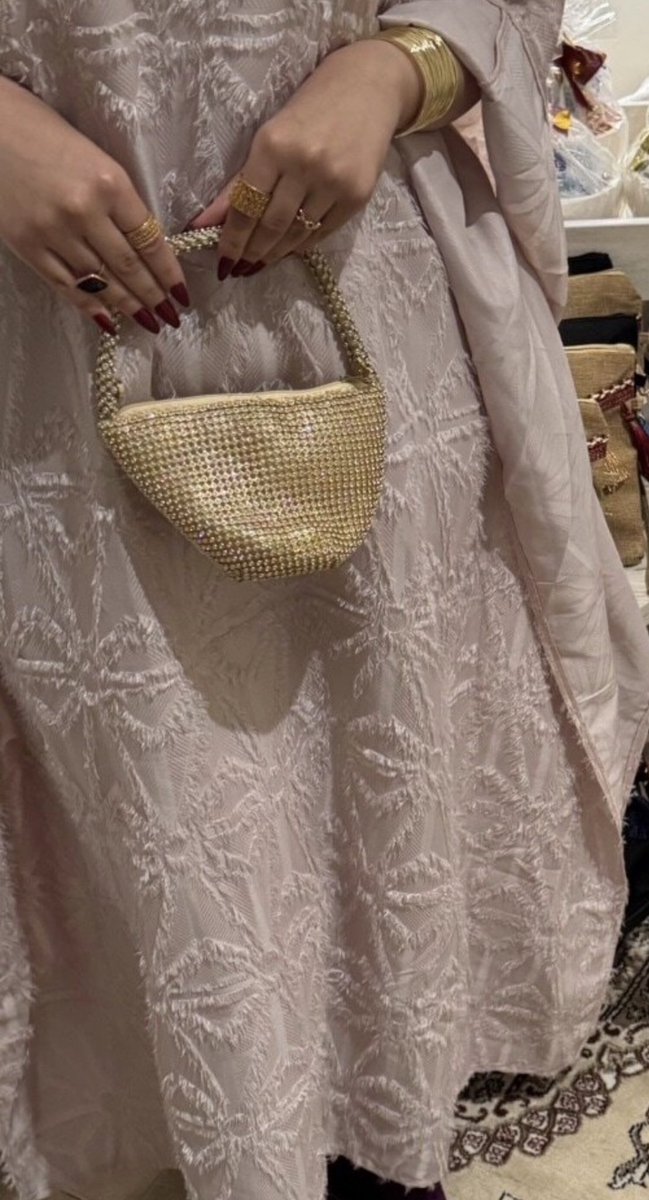 Mheahi's tweet image. الجلابيه اللي أخذتها وماندمت ع اي ريال راح مني ✨❤️.