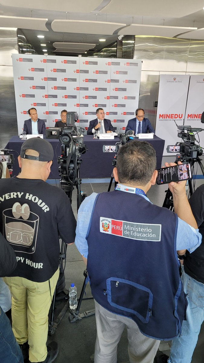 Pronabec, la entidad encargada de seleccionar y asignar las becas pagadas por el Estado a estudiantes peruanos, atravesará por un proceso de reingeniería tras detectar irregularidades en los últimos años 
andina.pe/agencia/notici…

<a href="/Agencia_Andina/">Agencia Andina</a>