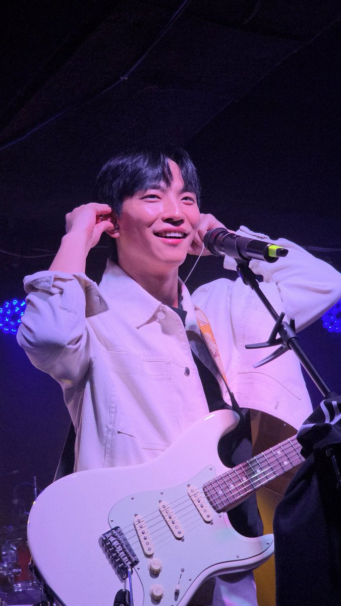 렌즈 낀 세상은 맑더냐 휘주나