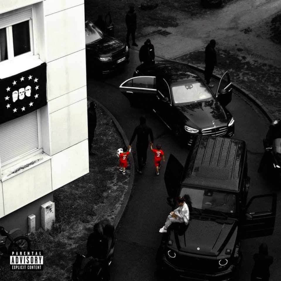 slimfromthe6__'s tweet photo. Pourquoi LA VIE CONTINUE de Maes est déjà un classique du rap FR ⬇️

- Magie a fait le tour du monde et redonné une carrière aux édits 
- Sevran B est la meilleure outro de la décennie
- Enregistré en cavale
- Nous raconte comment il pose des contrats sur la tête des opps (pendant que SCH la poucave nous ment 🤡)
- Cordillère est un featuring légendaire
- Premier rappeur de l’histoire à être recherché par Interpol et se foutre de leur gueule sur un morceau #aura 
- Rivoli est un chef d’œuvre de la chanson française
- A éteint Lacrim sur FC BEAUDOTTES
- SANS BOUSSOLE est la zumba du millénaire 
- a sorti le génialissime 4MOTION contre la volonté de PLK qui a du s’écraser par peur (anecdote raconté par Booba)