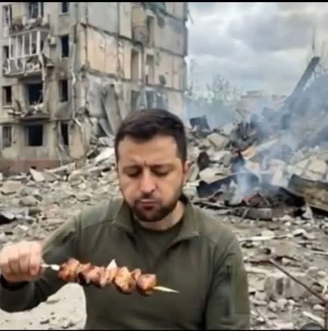 Зеленський націлений на другий президентський термін з ймовірністю 99%, — Радіо NV
Ми націлені пустити бажання Зеленського на шашлик. Памʼятаю, не забудемо, не простимо, - народ.