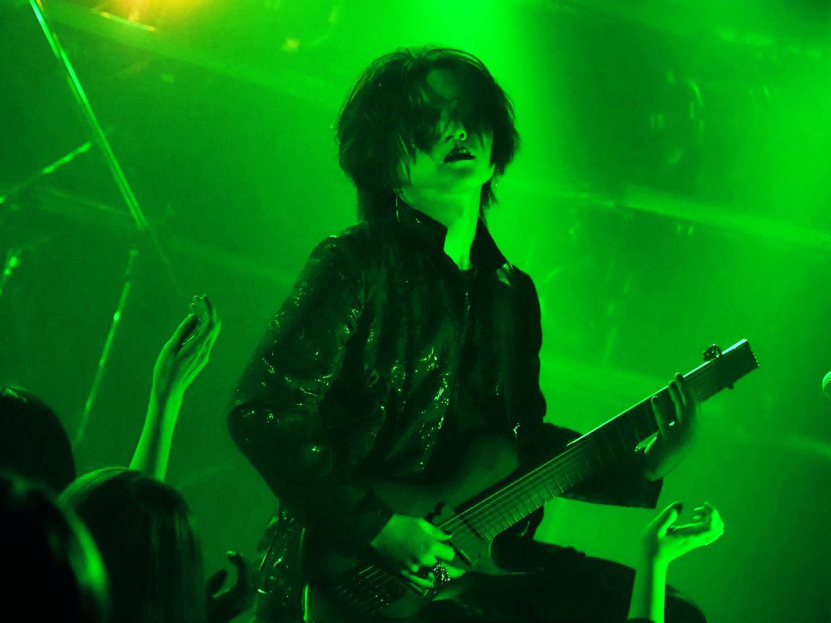 ここ最近ライブまでの期間が空いている事に寂しさを感じ配信を続けてましたがようやく2日後です

最高に暴れ倒しましょうな

初めましての方は一旦DLESSを記憶に刻んでもらえるようにその日を思い出を取り立てに行きます