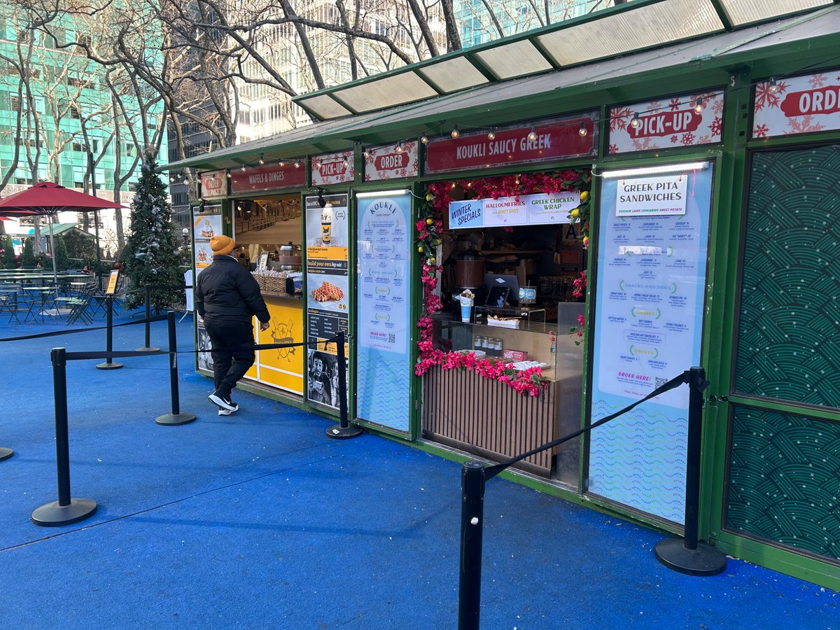 MarkWerling5's tweet image. I’ve been drinking more cider this winter after reading about wassailing at Christmastime.  This is Bryant Park in New York.  #Cider #Wassail @bryantparknyc
